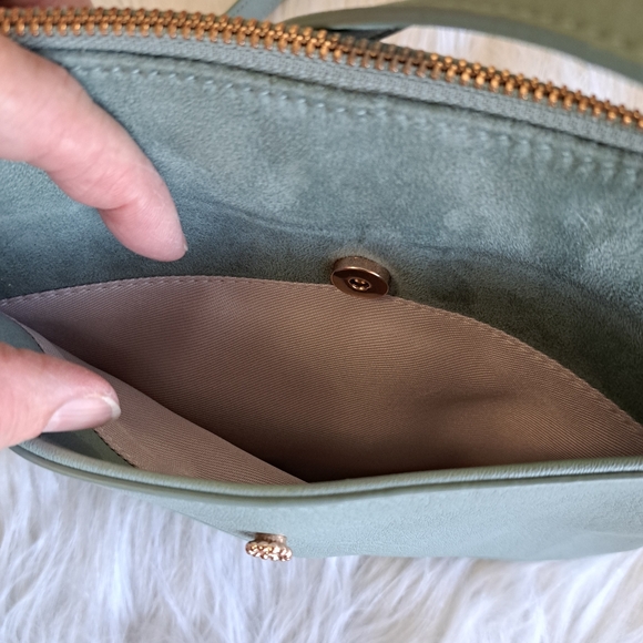 Sm Lauren Conrad crossbody - Picture 2 of 8